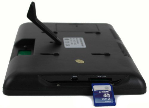 Слот для карт памяти и miniUSB-порт находятся на одной боковой стороне монитора видеодомофона 